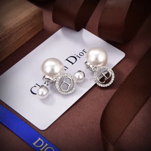 【2026】【DIOR】 ディオール   ファッションスタイルのイヤリング