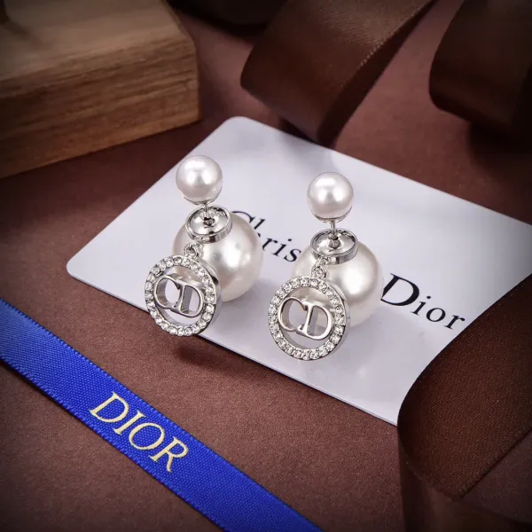 【2026】【DIOR】 ディオール   ファッションスタイルのイヤリング