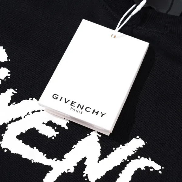 【2026】【GIVENCHY 公式旗艦店】ジバンシー  丸首の衛衣 ご好評に付き再入荷！