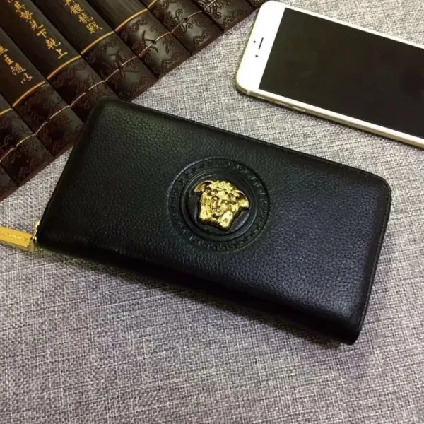 【2026】【VERSACE 公式旗艦店】ヴェルサーチ 財布   当日出荷 好評に付き再入荷！19*10*2.5CM