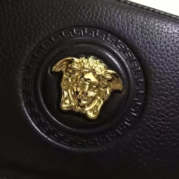 【2026】【VERSACE 公式旗艦店】ヴェルサーチ 財布   当日出荷 好評に付き再入荷！19*10*2.5CM