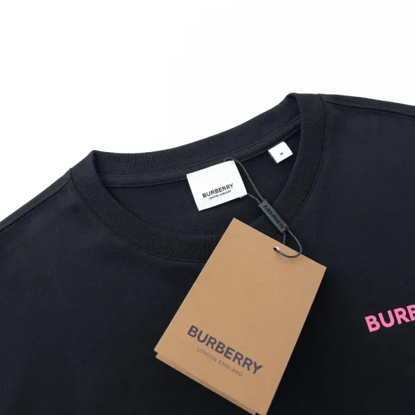 【2026】【BURBERRY 公式旗艦店】バーバリー   Tシャツ ご好評に付き再入荷！