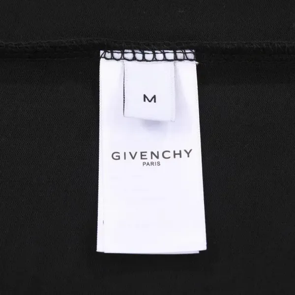 【2026】【GIVENCHY 公式旗艦店】ジバンシー   Tシャツ ご好評に付き再入荷！