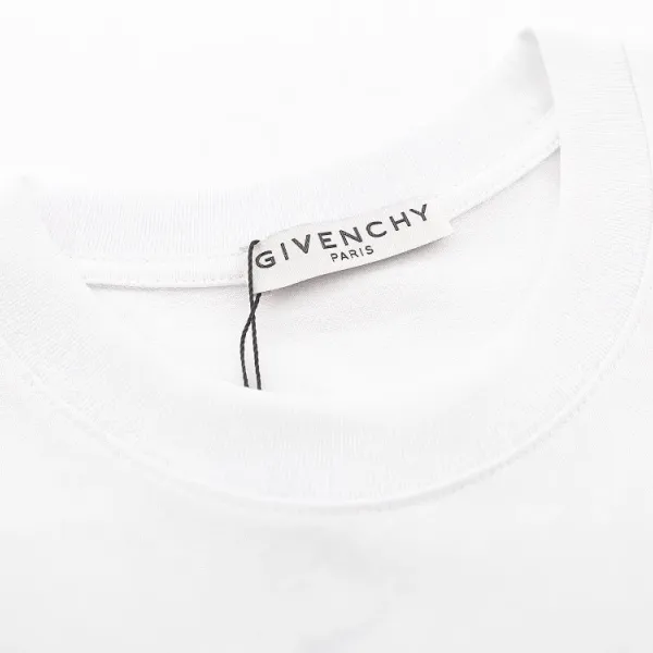 【2026】【GIVENCHY 公式旗艦店】ジバンシー   Tシャツ ご好評に付き再入荷！