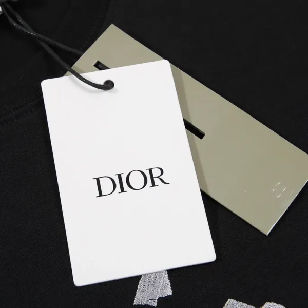 【2026】【DIOR 公式旗艦店】ディオール    Tシャツ ご好評に付き再入荷！
