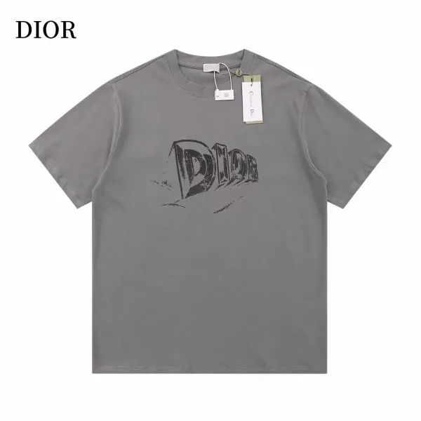 【2026】【DIOR 公式旗艦店】ディオール    Tシャツ ご好評に付き再入荷！