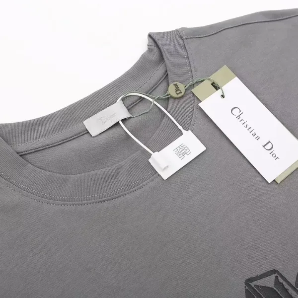 【2026】【DIOR 公式旗艦店】ディオール    Tシャツ ご好評に付き再入荷！