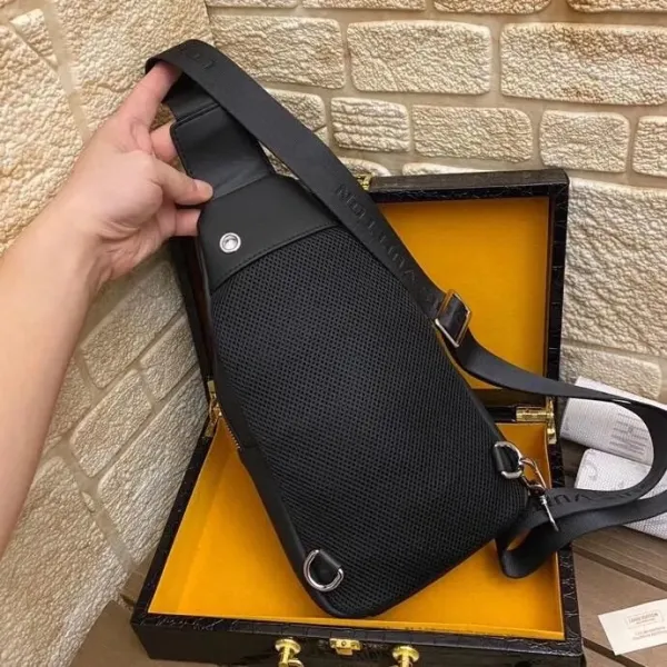 【2026】LV【LOUIS VUITTON  公式旗艦店】ルイヴィトン  胸ポケット  当日出荷 好評に付き再入荷！29*19*4CM