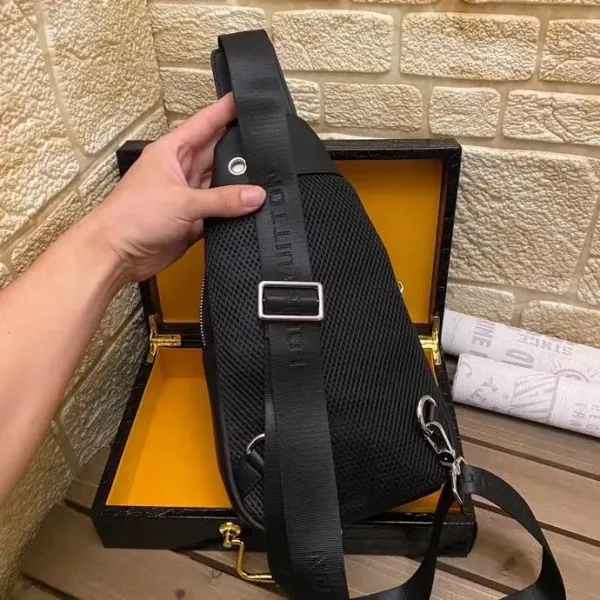 【2026】LV【LOUIS VUITTON  公式旗艦店】ルイヴィトン  胸ポケット  当日出荷 好評に付き再入荷！29*19*4CM