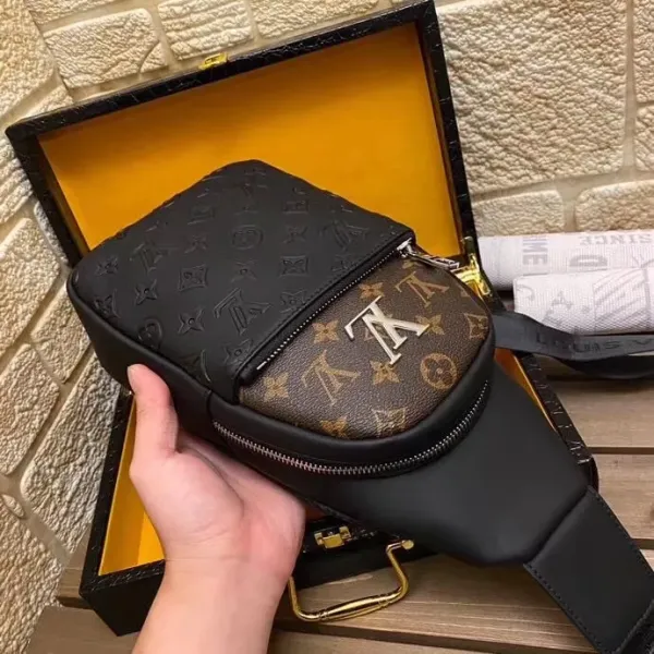【2026】LV【LOUIS VUITTON  公式旗艦店】ルイヴィトン  胸ポケット  当日出荷 好評に付き再入荷！29*19*4CM