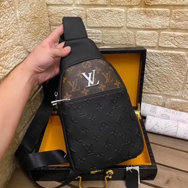 【2026】LV【LOUIS VUITTON  公式旗艦店】ルイヴィトン  胸ポケット  当日出荷 好評に付き再入荷！29*19*4CM