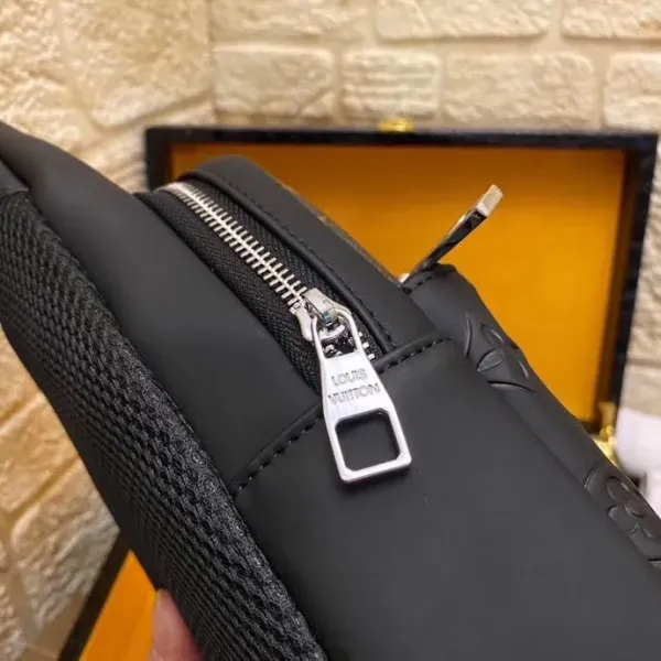 【2026】LV【LOUIS VUITTON  公式旗艦店】ルイヴィトン  胸ポケット  当日出荷 好評に付き再入荷！29*19*4CM