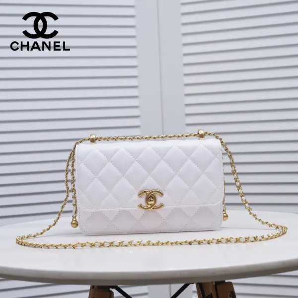 【2026】【CHANEL 公式旗艦店】シャネル   ショルダーバッグ   当日出荷 好評に付き再入荷！23*14*8CM