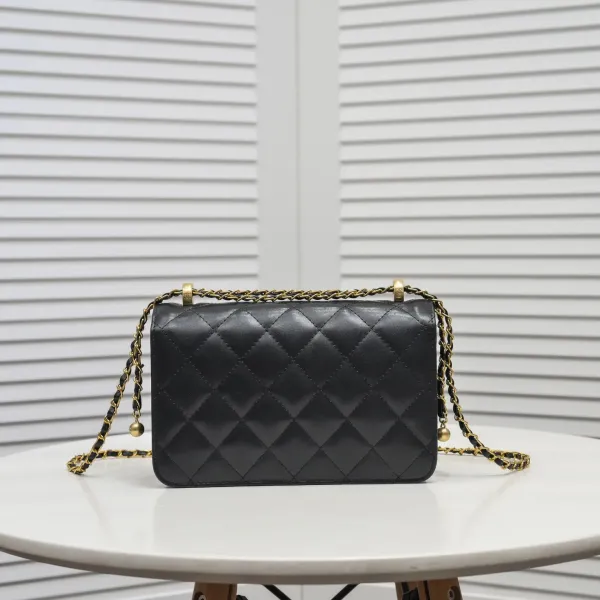 【2026】【CHANEL 公式旗艦店】シャネル   ショルダーバッグ   当日出荷 好評に付き再入荷！23*14*8CM