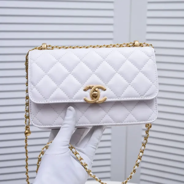 【2026】【CHANEL 公式旗艦店】シャネル   ショルダーバッグ   当日出荷 好評に付き再入荷！23*14*8CM