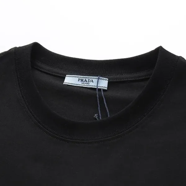 【2026】【PRADA  公式旗艦店】プラダ   Tシャツご好評に付き再入荷！