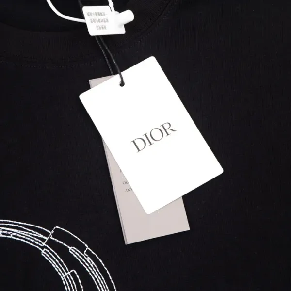 【2026】【DIOR 公式旗艦店】ディオール    Tシャツ ご好評に付き再入荷！