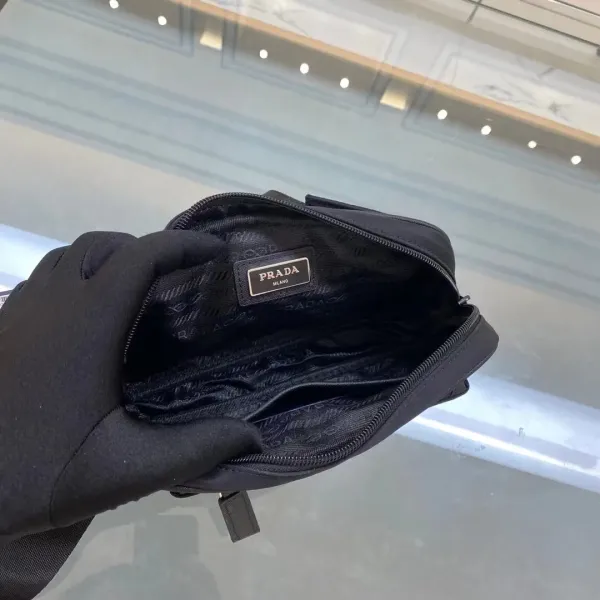 【2026】【PRADA  公式旗艦店】プラダ  ウエストポーチ 当日出荷 好評に付き再入荷21*12.5*4.5CM