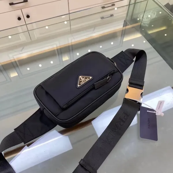 【2026】【PRADA  公式旗艦店】プラダ  ウエストポーチ 当日出荷 好評に付き再入荷21*12.5*4.5CM