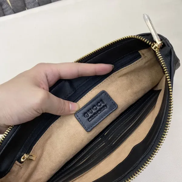 【2026】【GUCCI 公式 旗艦店】クッチ  クラッチバッグ 当日出荷 好評に付き再入荷！28*19*3CM