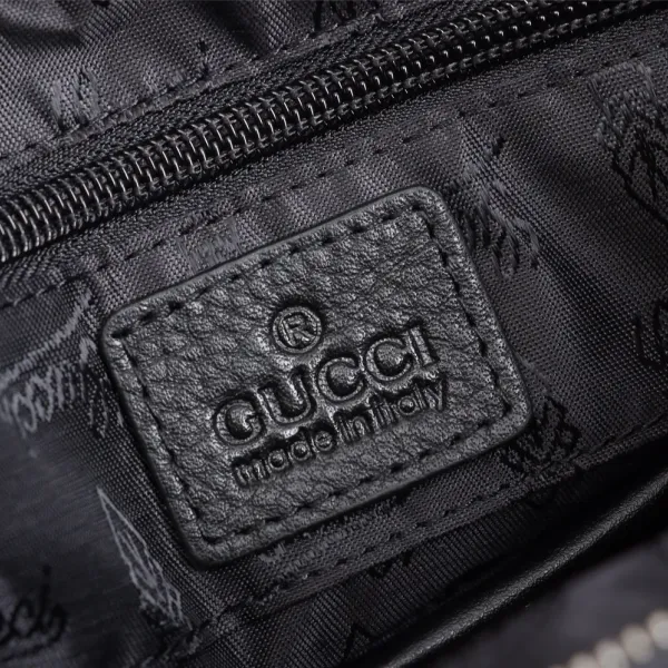 【2026】【GUCCI 公式 旗艦店】クッチ  ショルダーバッグ 当日出荷 好評に付き再入荷！25*27*6CM