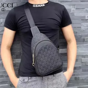 【2026】【GUCCI 公式 旗艦店】クッチ  胸ポケット 当日出荷 好評に付き再入荷！19*20*5CM