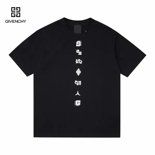 【2026】【GIVENCHY 公式旗艦店】ジバンシー   Tシャツ ご好評に付き再入荷！