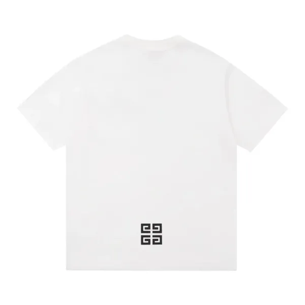 【2026】【GIVENCHY 公式旗艦店】ジバンシー   Tシャツ ご好評に付き再入荷！