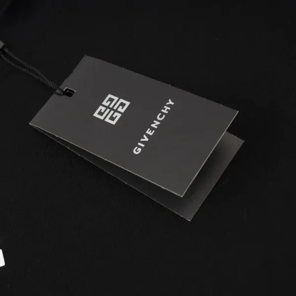 【2026】【GIVENCHY 公式旗艦店】ジバンシー   Tシャツ ご好評に付き再入荷！