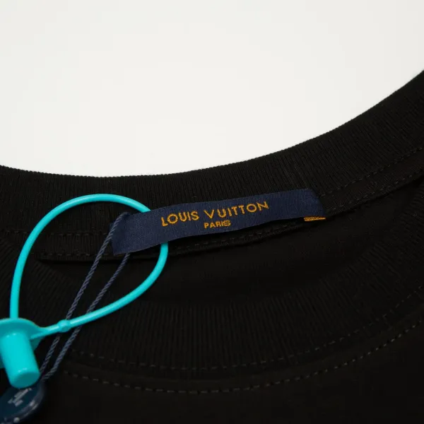 【2026】【LOUIS VUITTON  公式旗艦店】ルイヴィトン  Tシャツ  ご好評に付き再入荷！