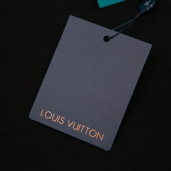 【2026】【LOUIS VUITTON  公式旗艦店】ルイヴィトン  Tシャツ  ご好評に付き再入荷！