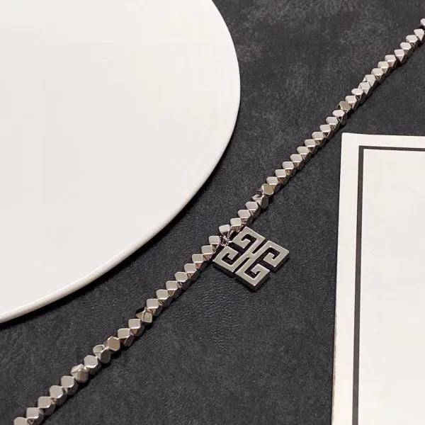 【2026】【GIVENCHY 】ネックレス、新しいネックレス万能シンプルファッションオーナメント 【2026】【GIVENCHY 】ネックレス、新しいネックレス万能シンプルファッションオーナメント