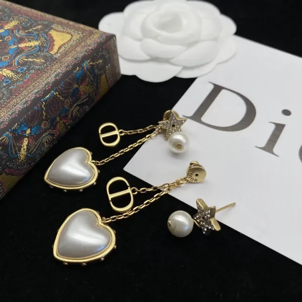 【2026】【DIOR】ディオール  ファッションスタイルのイヤリング