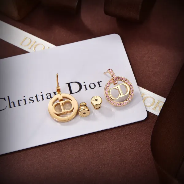 【2026】【DIOR】ディオール  ファッションスタイルのイヤリング