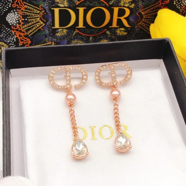 【2026】【DIOR】ディオール  ファッションスタイルのイヤリング