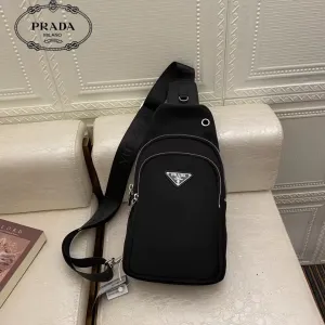 【2026】【 PRADA 公式旗艦店】プラダ   胸ポケット  当日出荷 好評に付き再入荷！29*17*6.5CM