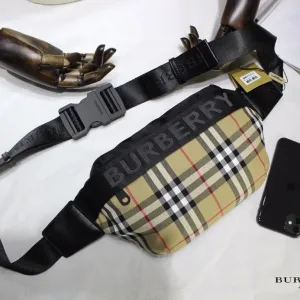 【2026】【BURBERRY  公式旗艦店】バーバリー  ウエストポーチ   当日出荷 好評に付き再入荷！31*7.5*16CM