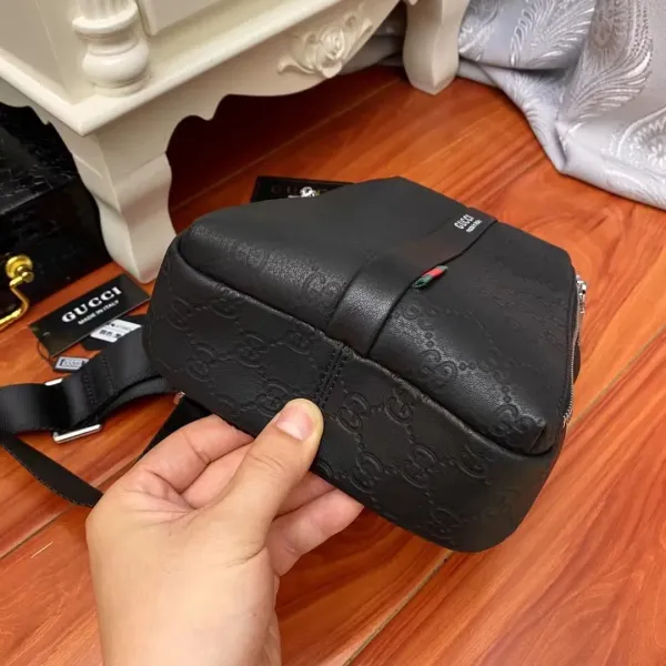 【2026】【GUCCI   公式旗艦店】クッチ  胸ポケット 当日出荷 好評に付き再入荷！18*32*7CM