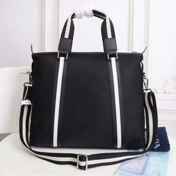 【2026】【PRADA  公式旗艦店】プラダ   ハンドバッグ  当日出荷 好評に付き再入荷！40*36*13CM