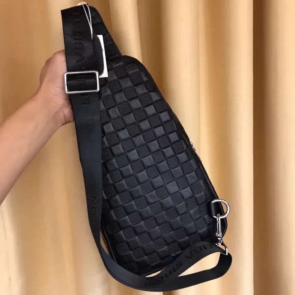 【2026】【LOUIS VUITTON  公式 旗艦店】 ルイヴィトン   胸ポケット当日出荷 好評に付き再入荷！30*18*7CM