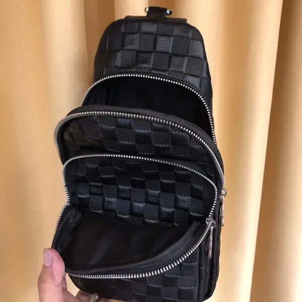 【2026】【LOUIS VUITTON  公式 旗艦店】 ルイヴィトン   胸ポケット当日出荷 好評に付き再入荷！30*18*7CM