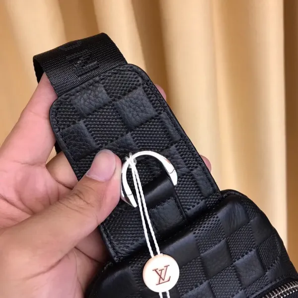 【2026】【LOUIS VUITTON  公式 旗艦店】 ルイヴィトン   胸ポケット当日出荷 好評に付き再入荷！30*18*7CM