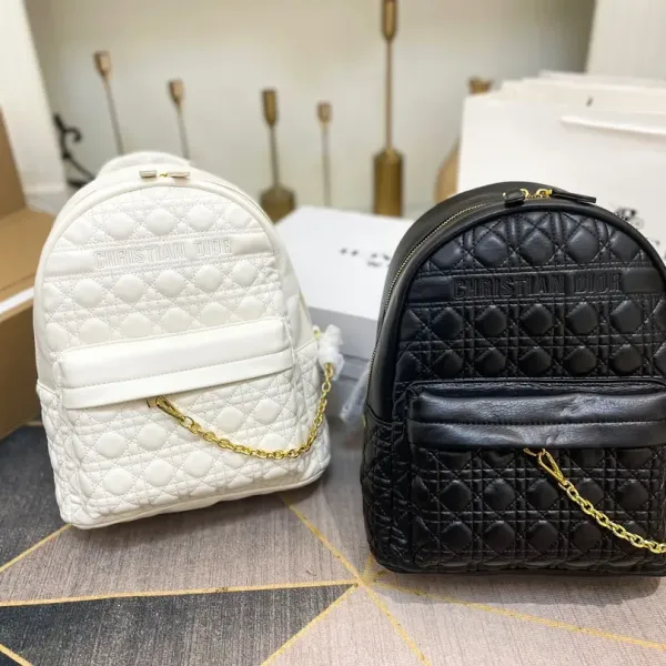 【2026】【DIOR  公式旗艦店】 ディオール リュックサック 当日出荷 好評に付き再入荷！26*30CM