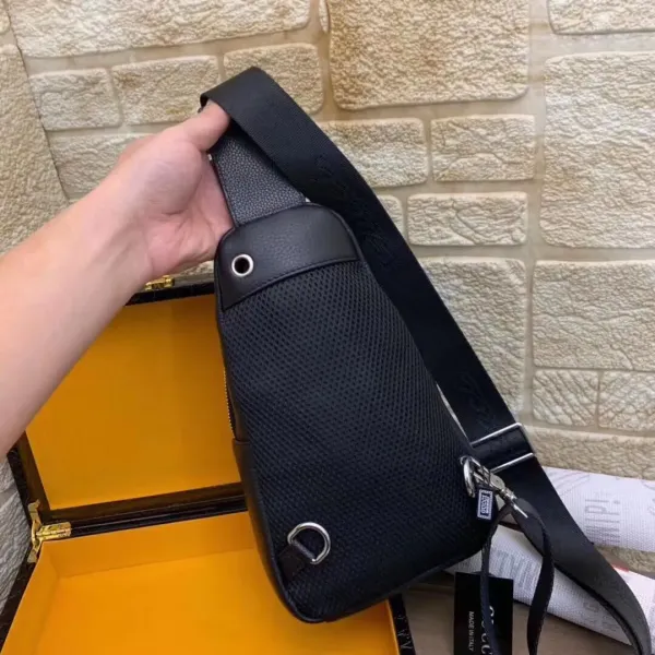 【2026】【GUCCI 公式 旗艦店】クッチ  胸ポケット当日出荷 好評に付き再入荷！30*18*7CM