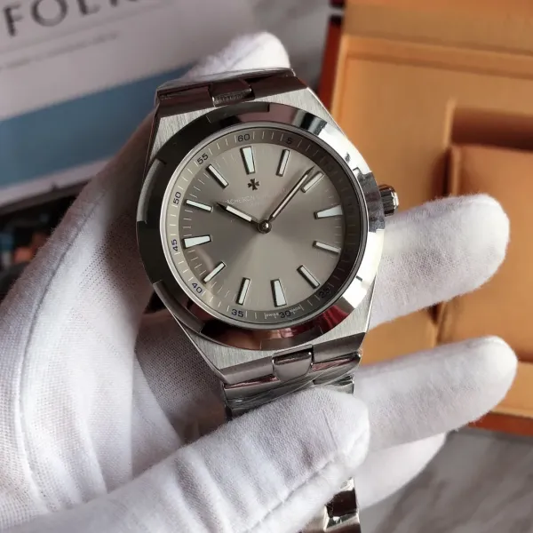 【2026】VACHERON  CONSTANTIN (ヴァシュロン・コンスタンタン)  腕時計42MM