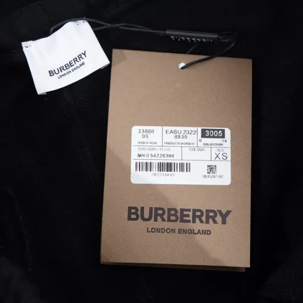【2026】【BURBERRY 公式旗艦店】バーバリー    ショートパンツ  ご好評に付き再入荷！