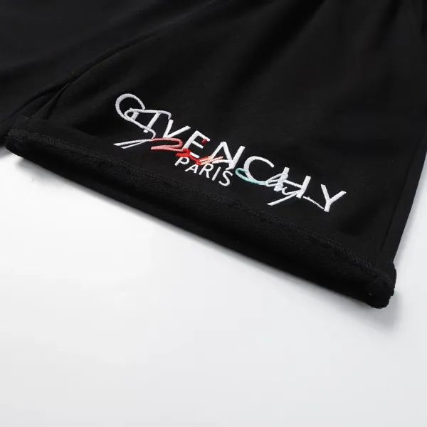 【2026】【GIVENCHY   公式旗艦店】ジバンシー    ショートパンツ  ご好評に付き再入荷！