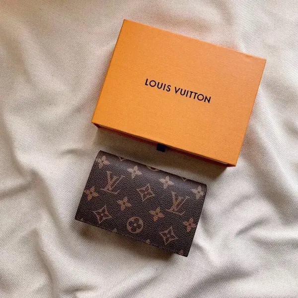 【2026】【LOUIS VUITTON公式 旗艦店】ルイヴィトン 財布 当日出荷 好評に付き再入荷!13.5*9.5*3.5cm 【2026】【LOUIS VUITTON公式 旗艦店】ルイヴィトン 財布 当日出荷 好評に付き再入荷!13.5*9.5*3.5cm