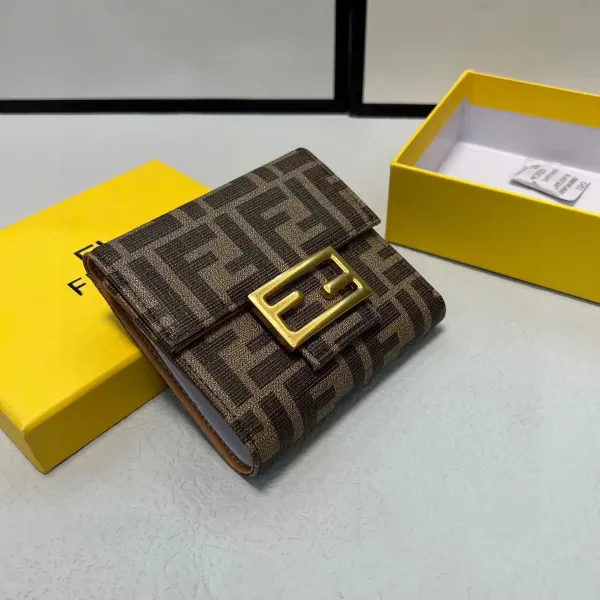 【2026】【FENDI 公式 旗艦店】フェンディ 財布 当日出荷 好評に付き再入荷!11*10cm 【2026】【FENDI 公式 旗艦店】フェンディ 財布 当日出荷 好評に付き再入荷!11*10cm