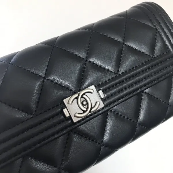 【2026】【CHANEL 公式 旗艦店】シャネル 財布   当日出荷 好評に付き再入荷！10.5*19*3cm